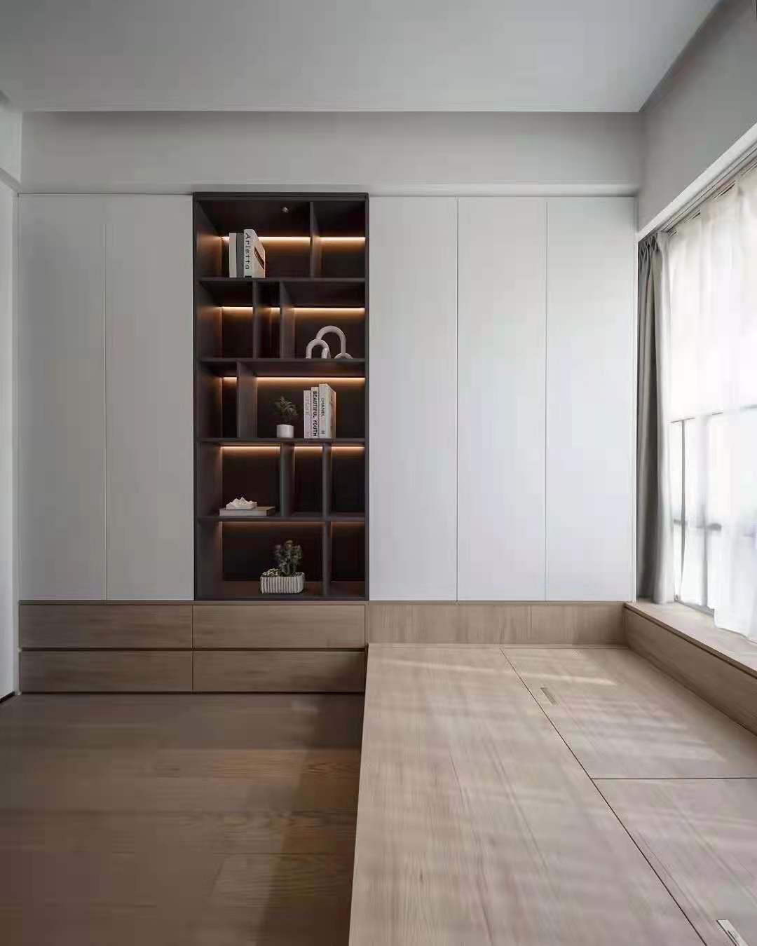 自然舒適的木飾面, 溫柔色調(diào)的軟裝，讓整個空間更具治愈感和親和力，加上生活的煙火氣，安靜而溫馨，平淡而簡單。 (1).jpg